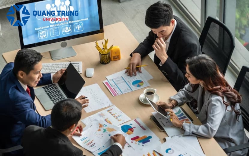 Đại học Quản trị kinh doanh ra trường làm công việc gì?