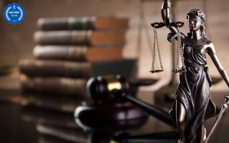 Điểm chuẩn ngành Luật kinh tế năm 2024 của các trường đại học