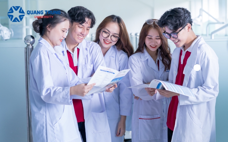 Giới thiệu chương trình Đại học Dược sĩ vừa học vừa làm