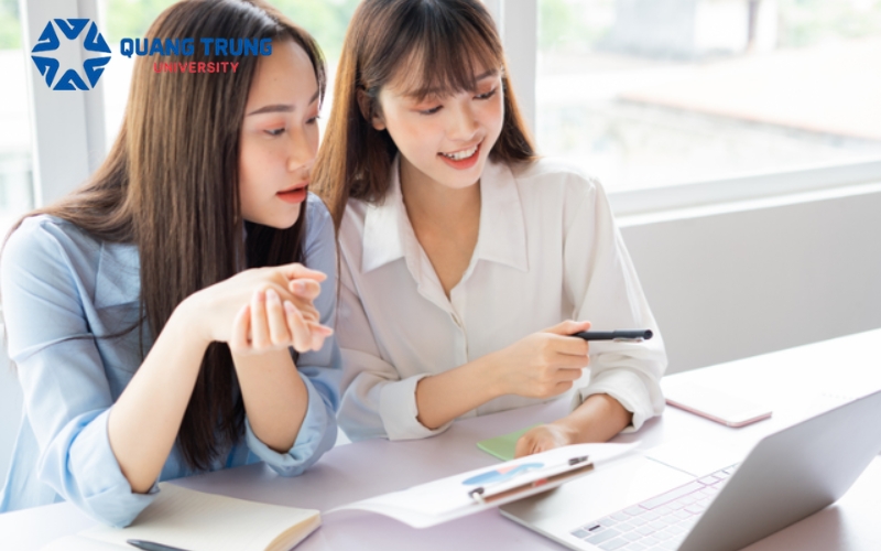 Giới thiệu về Đại học Ngôn ngữ Anh từ xa