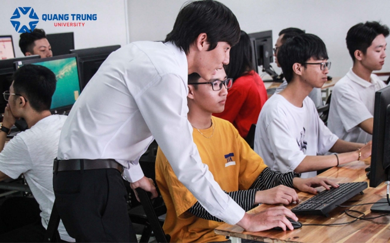 Học Đại học Công nghệ thông tin học làm việc ở đâu?