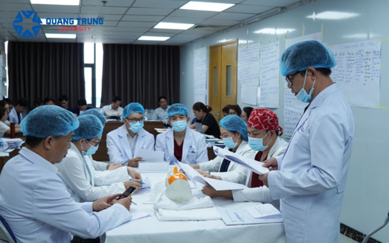 Lợi ích khi học Đại học Dược sĩ vừa học vừa làm là gì?