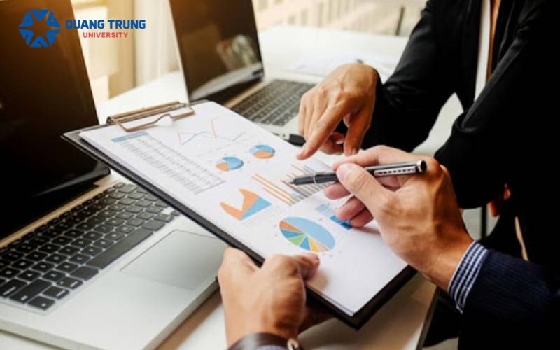 Sau khi ra trường sinh viên Đại học Tài chính ngân hàng làm công việc gì?