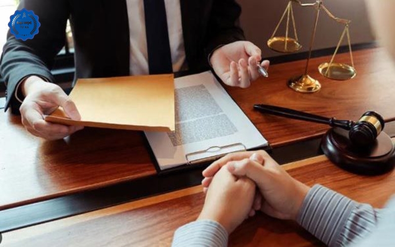 Sau khi ra trường Đại học Luật kinh tế làm việc ở đâu?