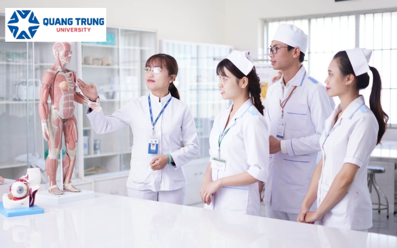 Tại sao nên chọn học Đại học Điều dưỡng vừa học vừa làm tại trường Đại học Quang Trung