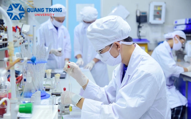 Thời gian học Đại học Dược bao lâu? Học phí bao nhiêu?
