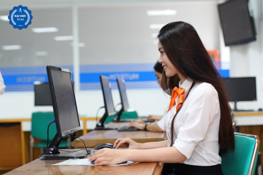 Thời gian học Đại học Tài chính ngân hàng