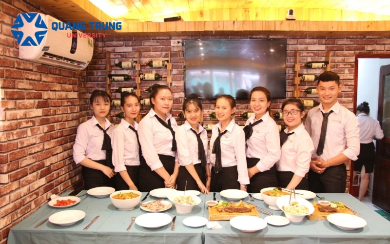 Bằng Đại học Quản trị khách sạn nhà hàng vừa học vừa làm có giá trị gì?
