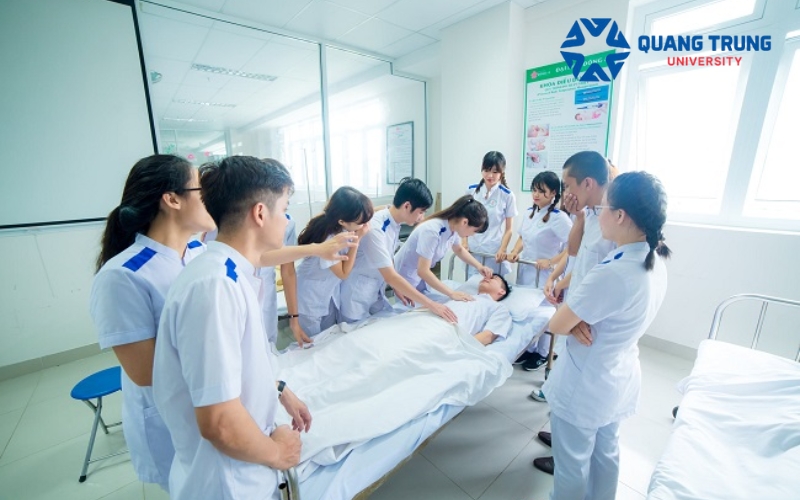 Cơ hội phát triển nghề nghiệp Văn bằng 2 Đại học Điều dưỡng?