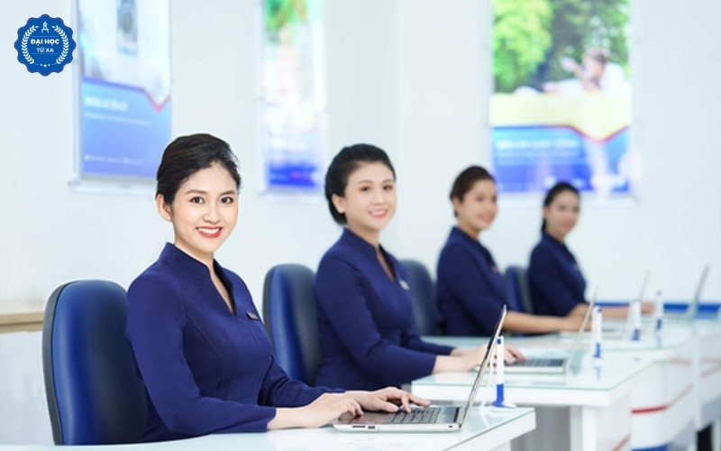 Các tố chất cần có để theo học Đại học Tài chính ngân hàng Từ xa