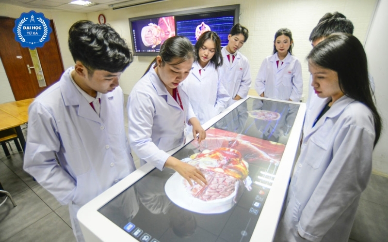 Đại học Y tế công cộng Từ xa là gì?