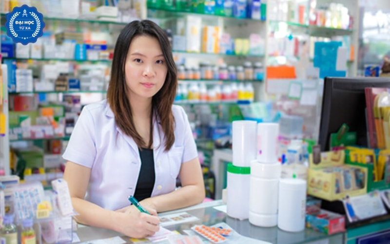 Làm thế nào để biết bạn có phù hợp với ngành Dược sĩ?