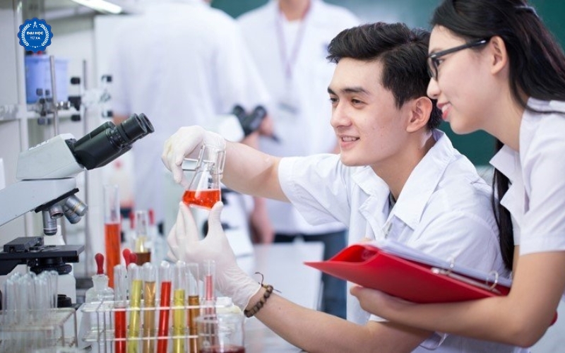 Lý do nên chọn học Đại học Dược sĩ trực tuyến là gì?