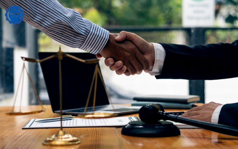 Tại sao nên chọn học Đại học Luật kinh tế Từ xa