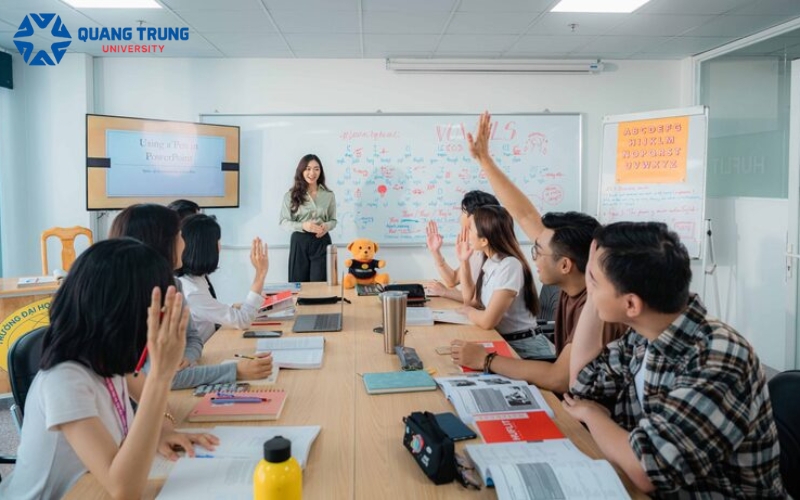 Tố chất cần thiết để học Đại học Ngôn ngữ Anh trực tuyến