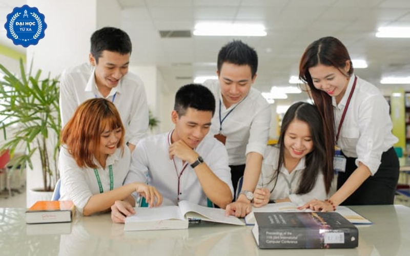 Cần làm gì để tăng giá trị bằng Đại học Quản trị kinh doanh online