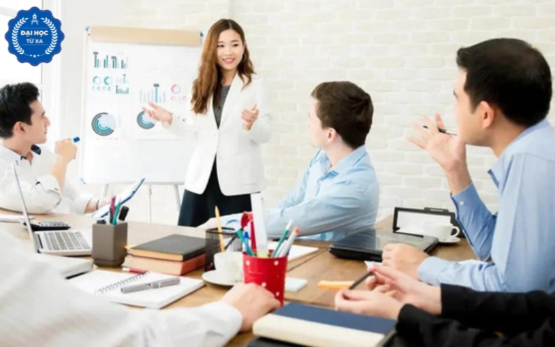 Đại học Quản trị kinh doanh chính quy học mấy năm? Học ở đâu