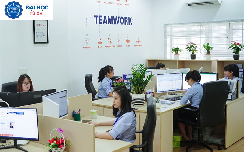 Ưu điểm khi học Đại học ngành Kế toán online