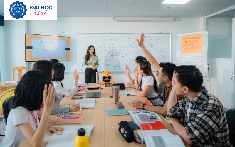 Văn bằng 2 Đại học Ngôn ngữ Anh online sẽ được học gì?