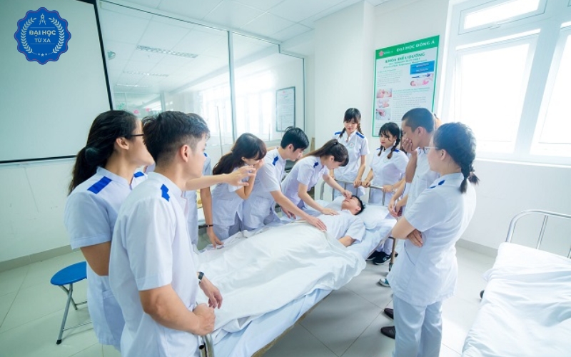 Cơ hội việc làm sau khi tốt nghiệp Đại học Điều dưỡng trực tuyến