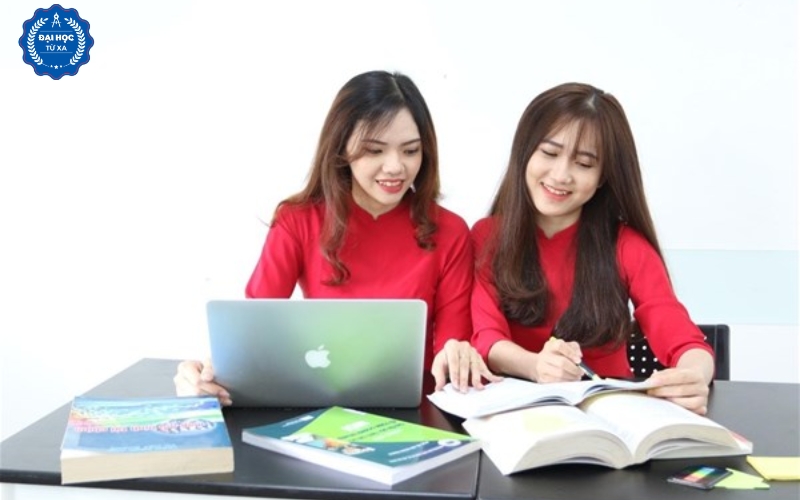 Cơ hội việc làm sau khi học Liên thông online ngành Tài chính ngân hàng