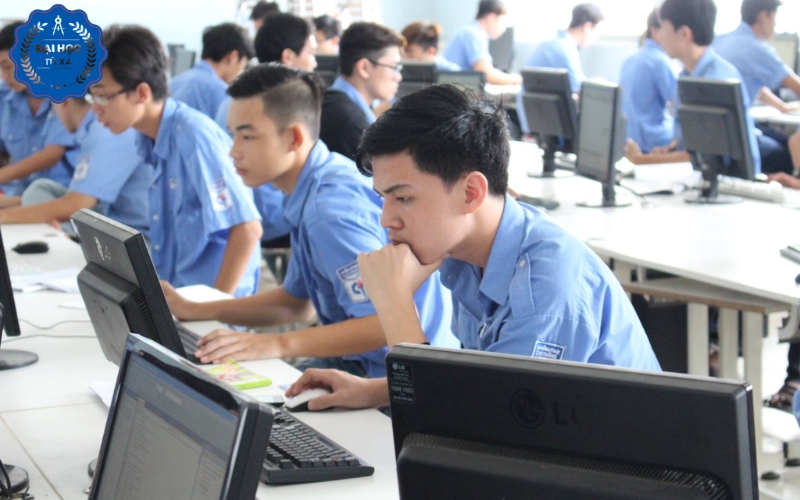 Học Đại học ngành Công nghệ Thông tin ra trường làm công việc gì?