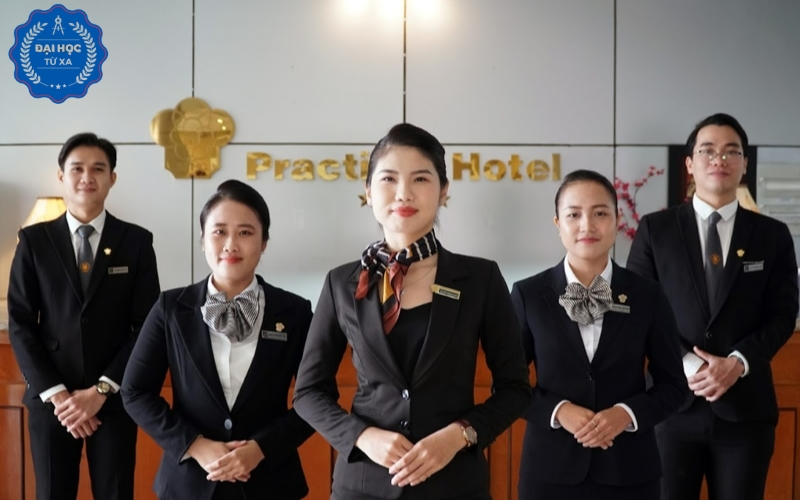 Học Đại học Quản trị khách sạn trực tuyến có khó không?