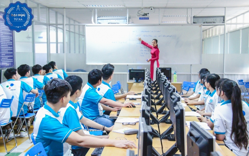 Tại sao nên chọn học Đại học ngành Công nghệ thông tin