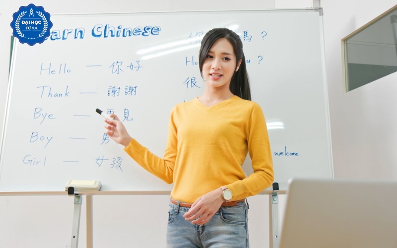 Thông báo tuyển sinh học Văn bằng 2 Đại học Ngôn ngữ Anh