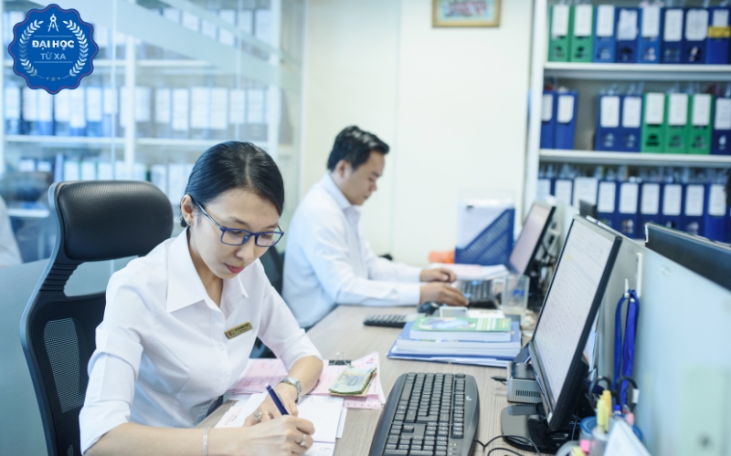 Tại sao nên chọn học Liên thông online ngành Kế toán