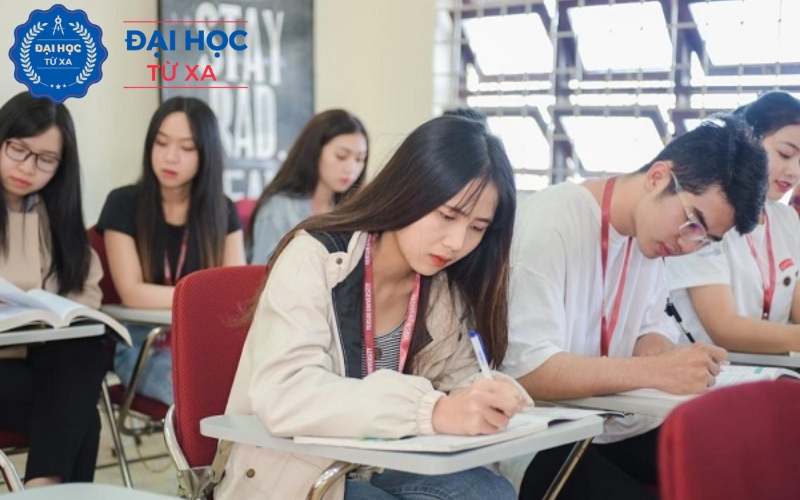Thông báo tuyển sinh học Đại học ngành Ngôn ngữ Anh