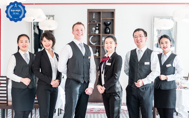 Học phí Đại học ngành Quản trị khách sạn nhà hàng online khoảng bao nhiêu?