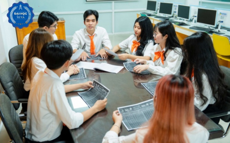 Học Từ xa ngành Tài chính ngân hàng có khác gì so với học trực tiếp?