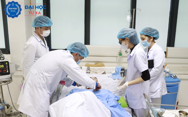 Học online Đại học Y tế công cộng có phù hợp với người đang đi làm không?