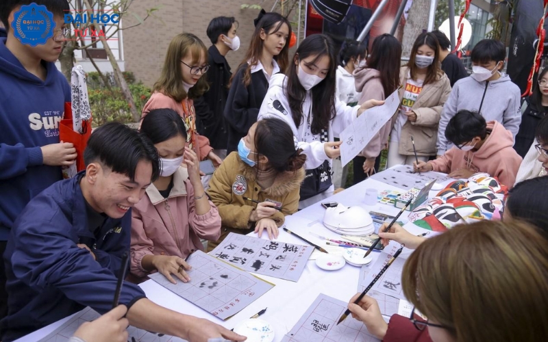 Lợi thế khi học online ngành Ngôn ngữ Trung