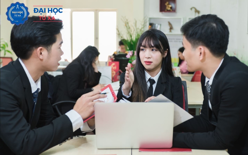 Địa chỉ tư vấn tiếp nhận hồ sơ Liên thông ngành Luật kinh tế uy tín