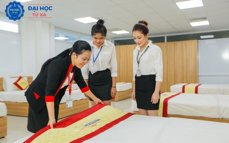Học phí Liên thông ngành Quản trị khách sạn khoảng bao nhiêu?