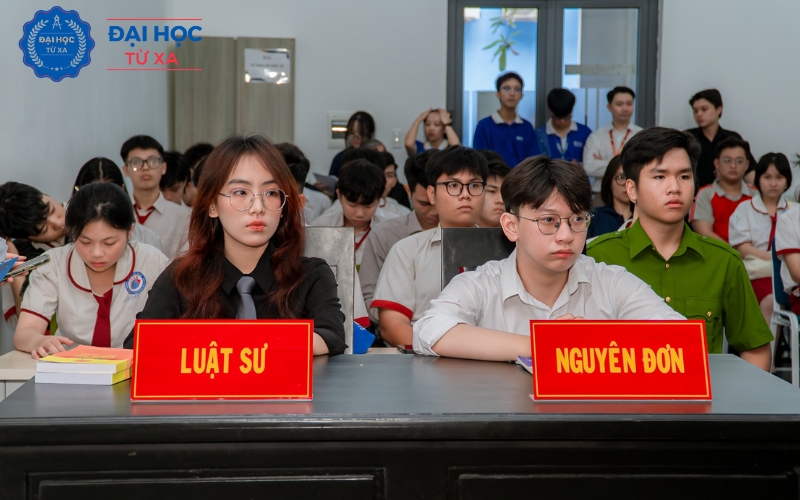 Lợi ích khi học Liên thông ngành Luật kinh tế là gì?