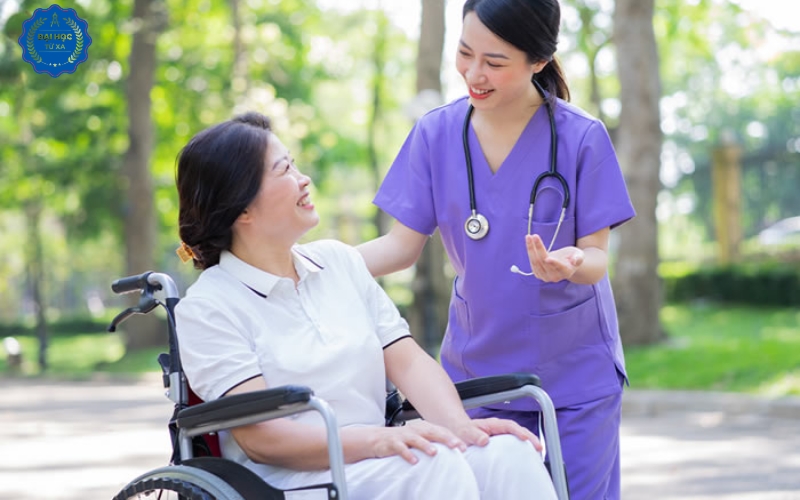Học Đại học Điều dưỡng hệ Từ xa có dễ xin việc không?