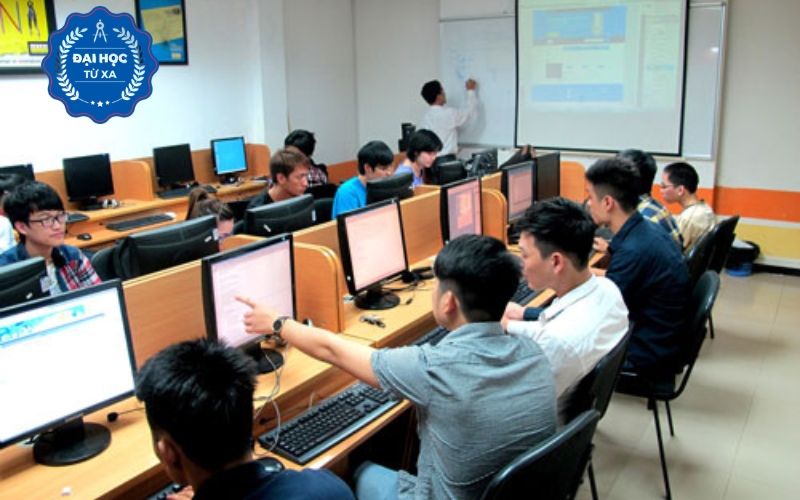 Vì sao nhiều người chọn học Liên thông ngành Công nghệ thông tin?