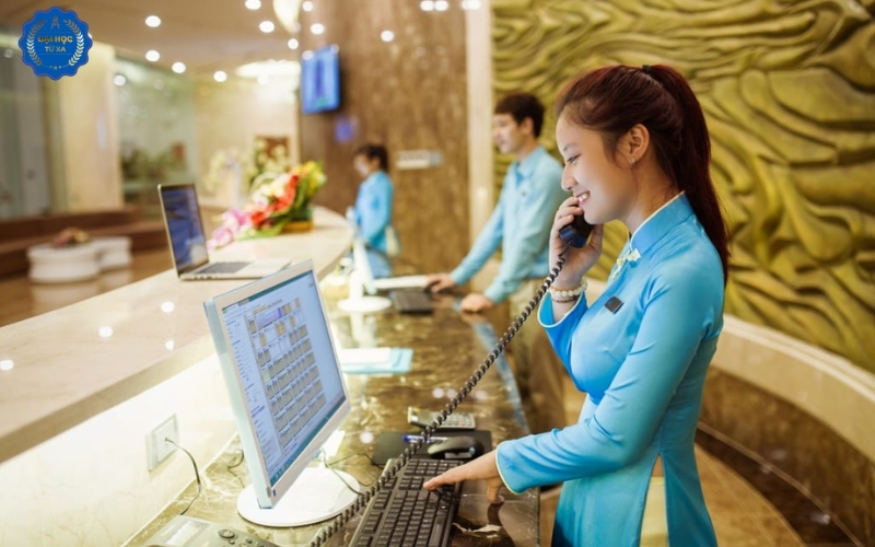 Đại học Quản trị nhà hàng hệ từ xa có phù hợp với người trái ngành?