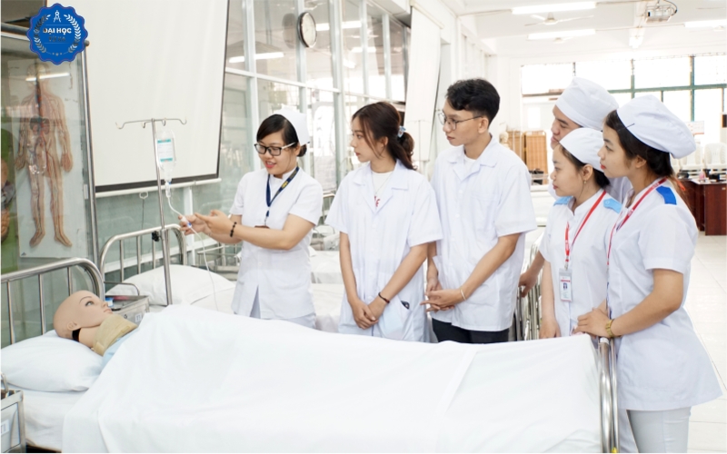 Những ai phù hợp với Văn bằng 2 ngành Điều dưỡng?