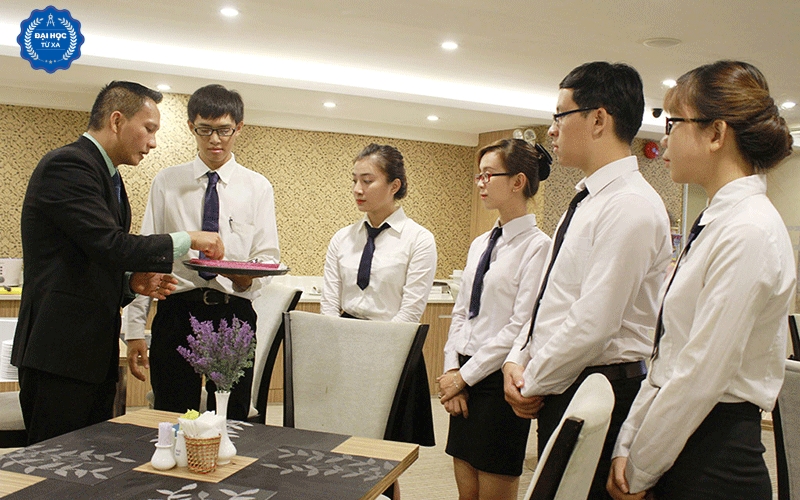 Thời gian học và hình thức học Đại học Quản trị nhà hàng hệ Từ xa