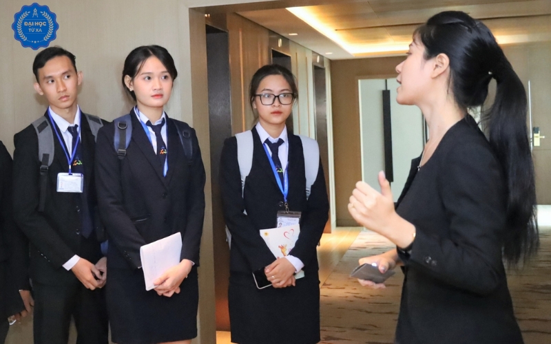 Thời gian học Văn bằng 2 ngành Quản trị khách sạn cuối tuần trong bao lâu?