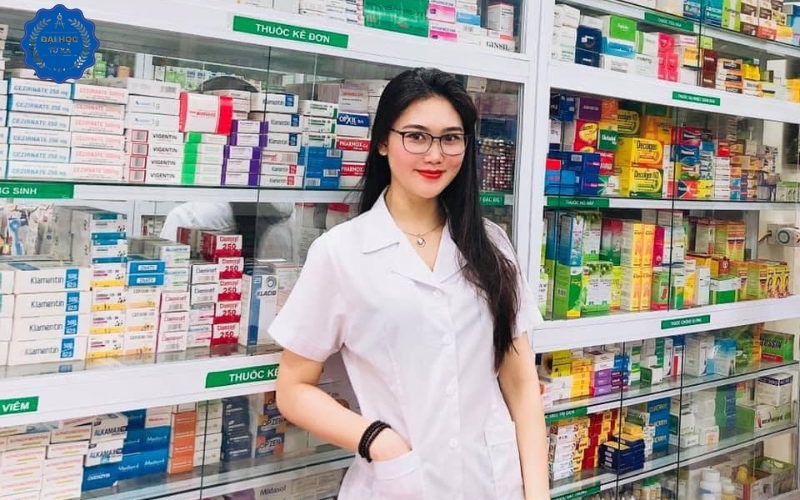 Học ngành Dược sĩ mất bao lâu?