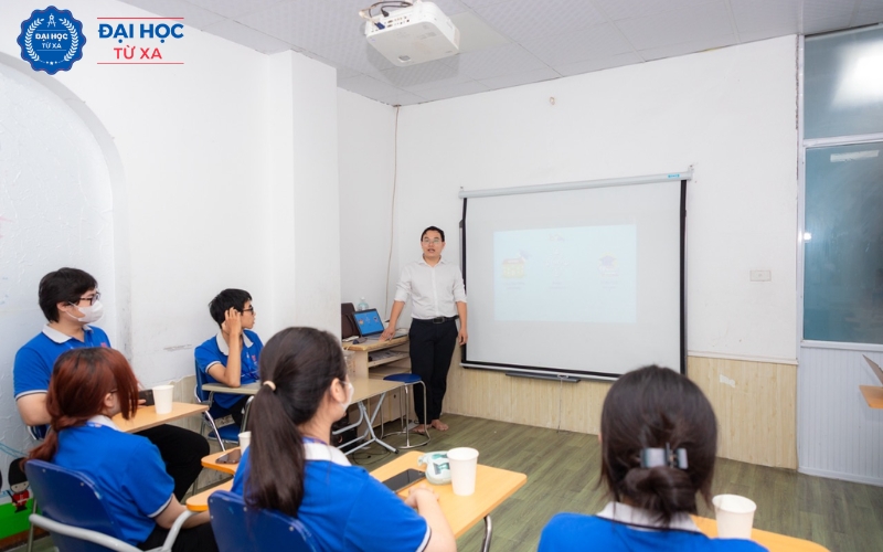 Học phí ngành Ngôn ngữ Anh khoảng bao nhiêu?