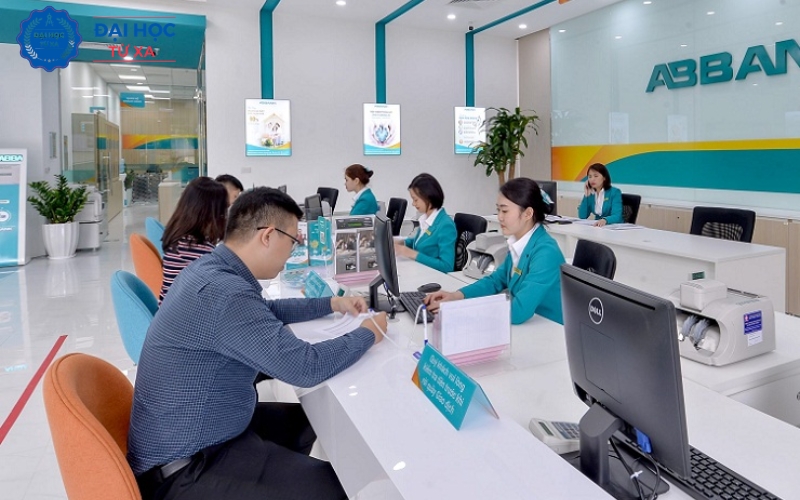 Học Tài chính ngân hàng ra trường làm những công việc gì?