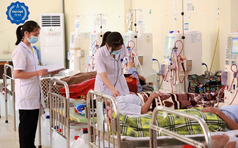 Học Y tế công cộng mất mấy năm mới ra trường?