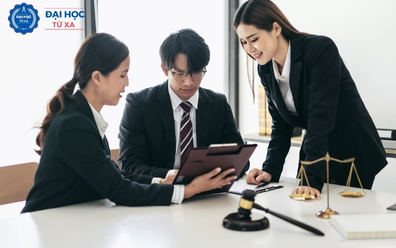 Xét học bạ ngành Luật kinh tế có gì mà nhiều người chọn học?