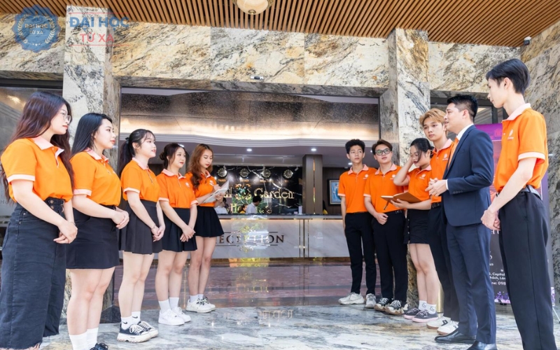 Nên xét học bạ ngành Quản trị khách sạn ở đâu?